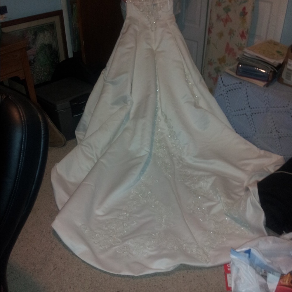 Elegant White Wedding Gown